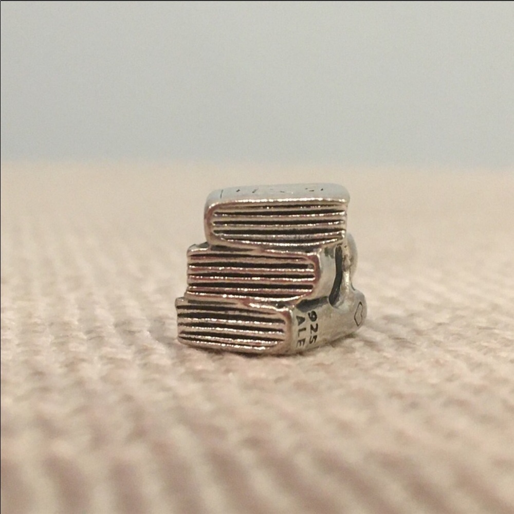 PANDORA Textbooks Study Charm - Picture 4 of 8